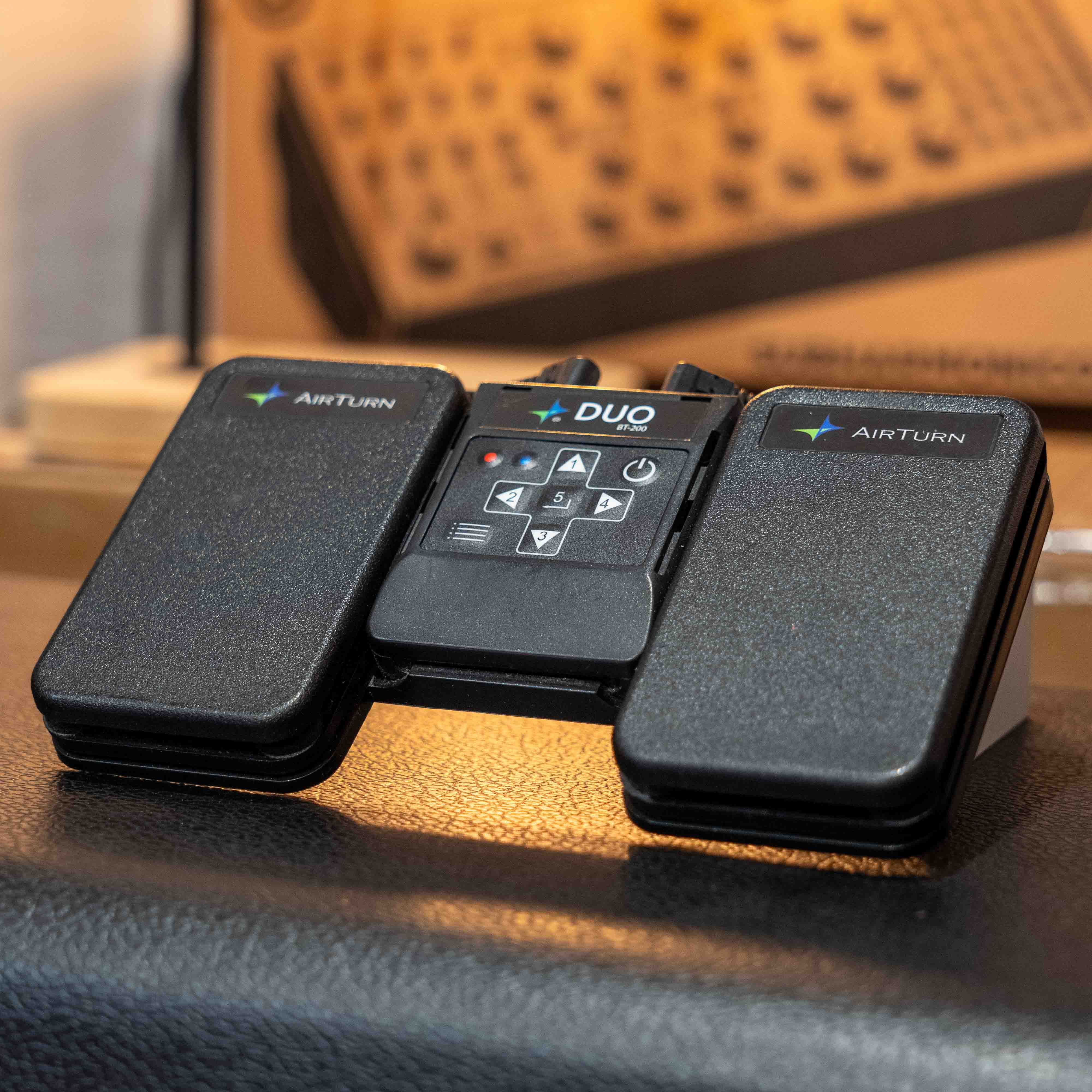 airturn bluetooth pedal AirTurn Duo 200 - Hands-Free Page Turner