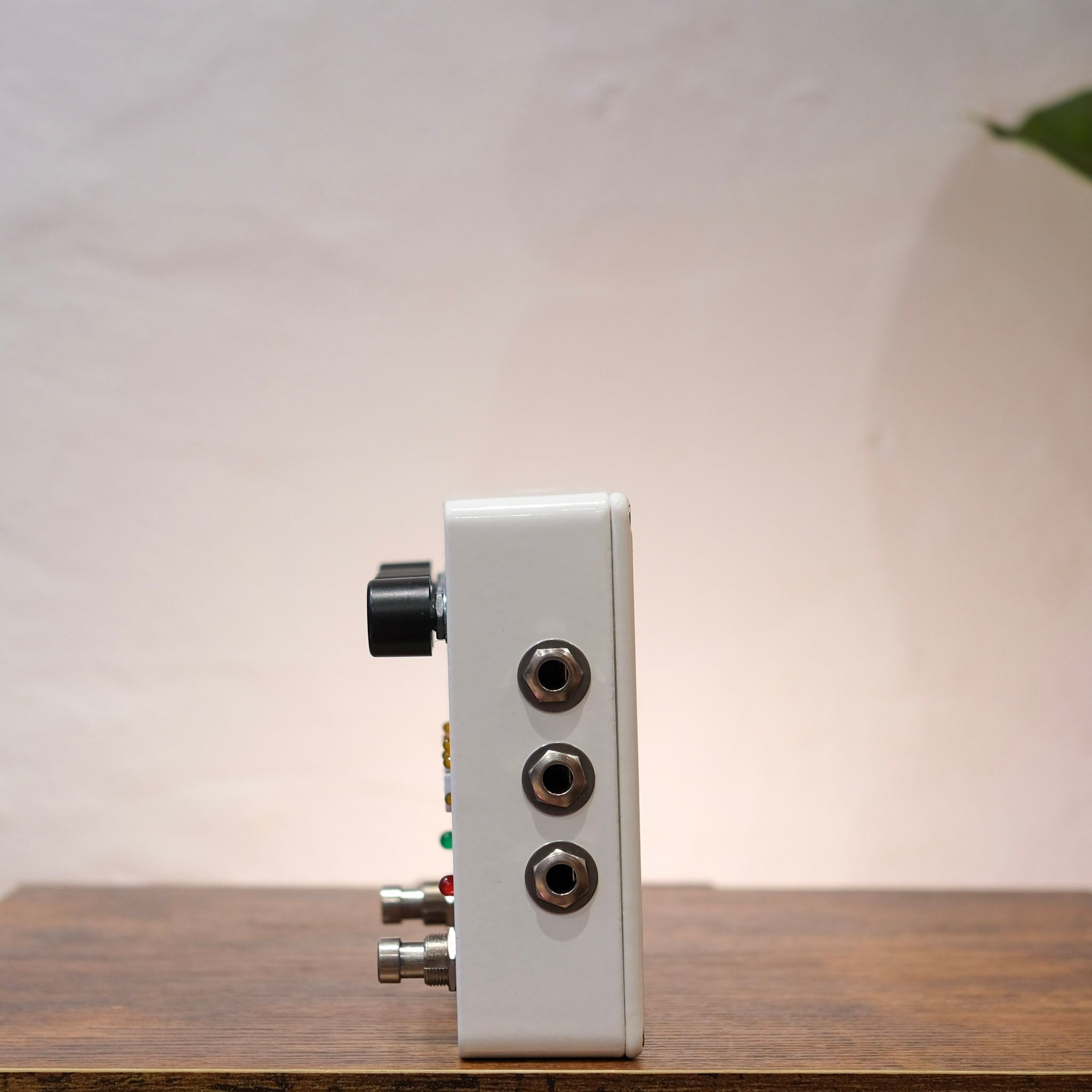 EHX Deluxe Memory Man 1100-TT (Second Hand) - Side