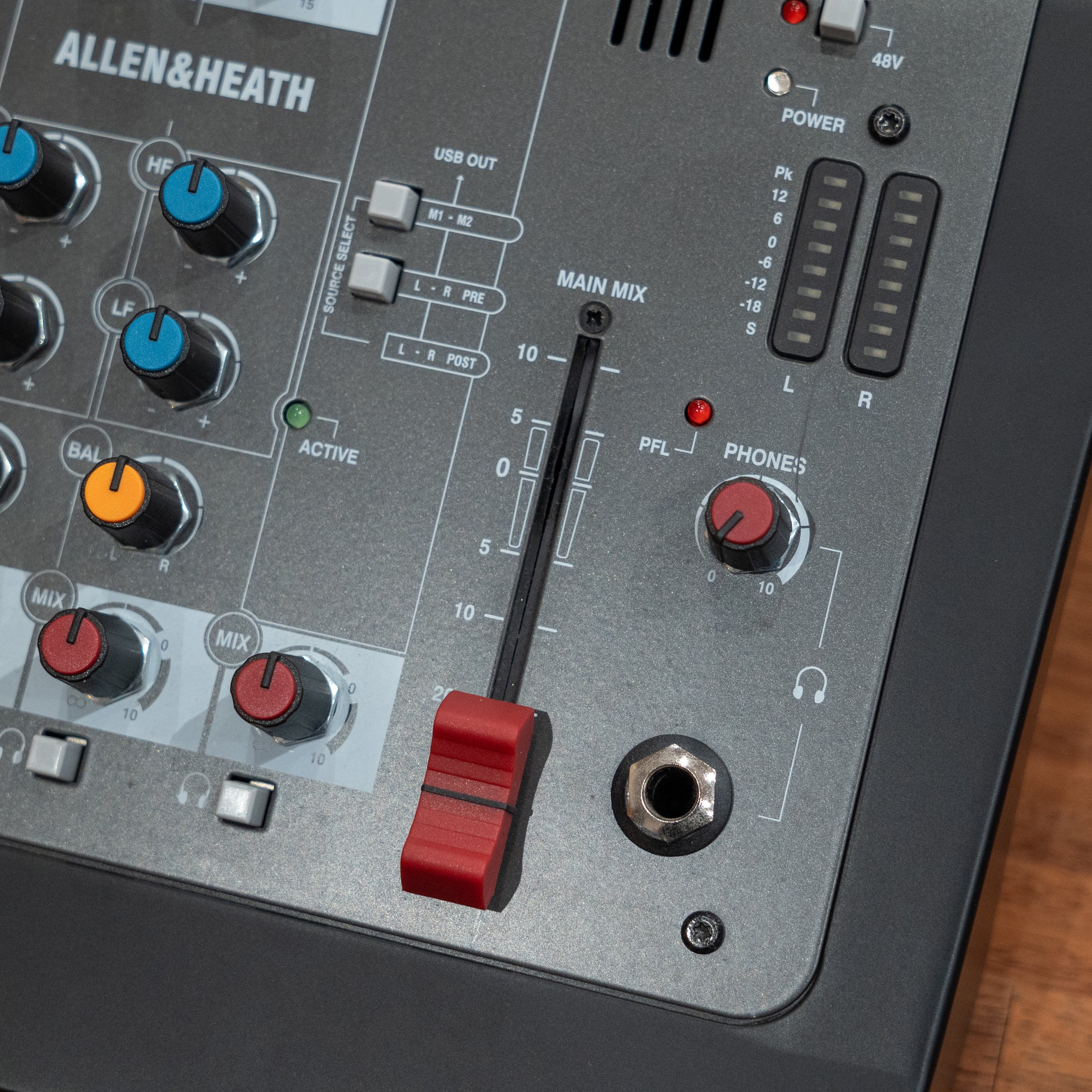Allen & Heath ZEDi-8 (Pre-Owned)