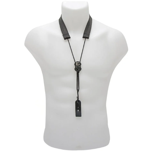BG Clarinet Strap Flex Elastic on mannikin 