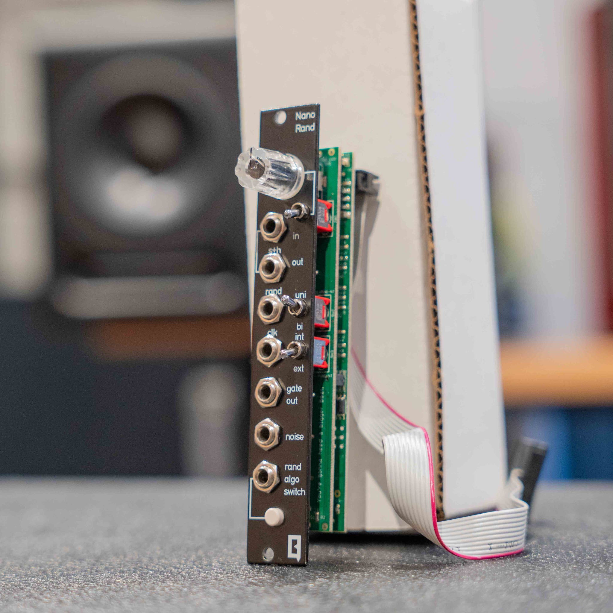 Qu-Bit Nano Rand V2 (Pre-Owned) - Front Offset