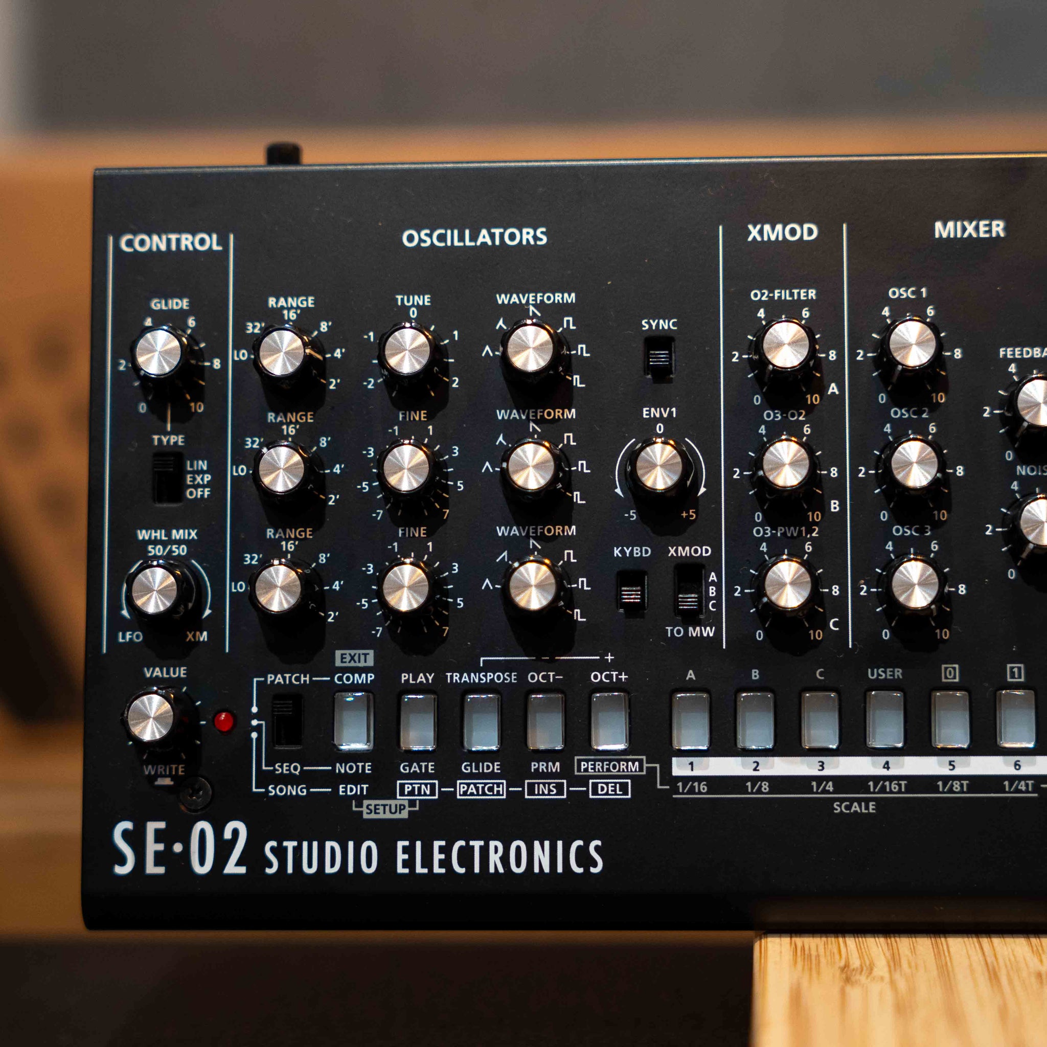 Roland SE-02 (Pre-Owned)