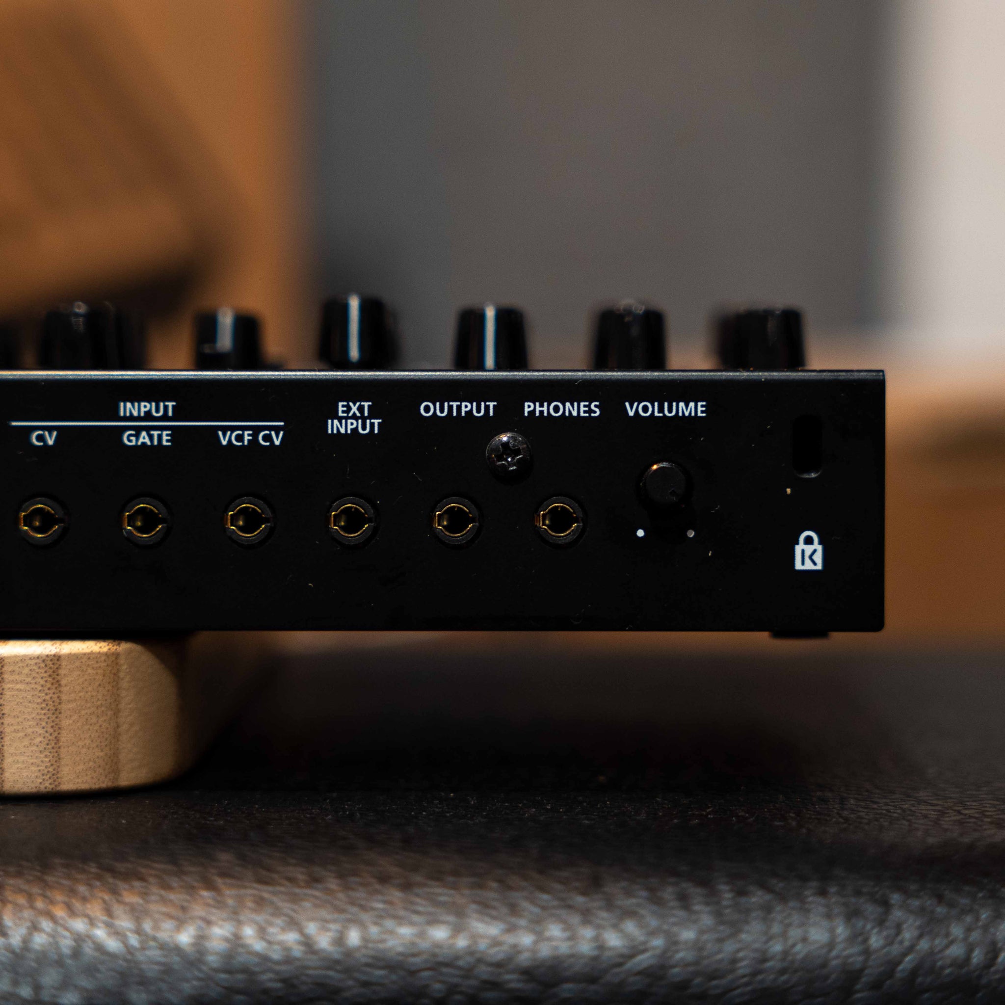 Roland SE-02 (Pre-Owned)