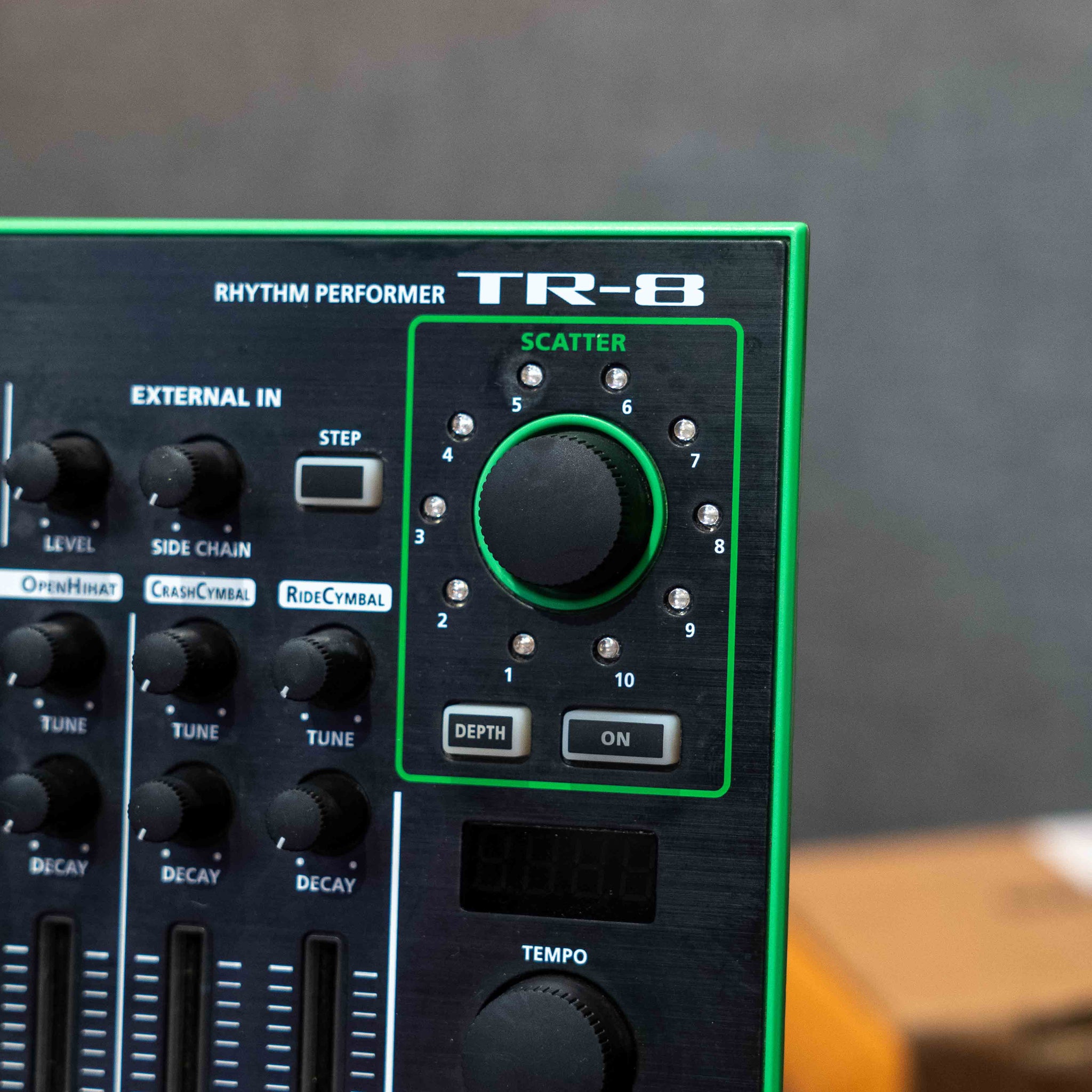 Roland TR-8 (Pre-Owned)