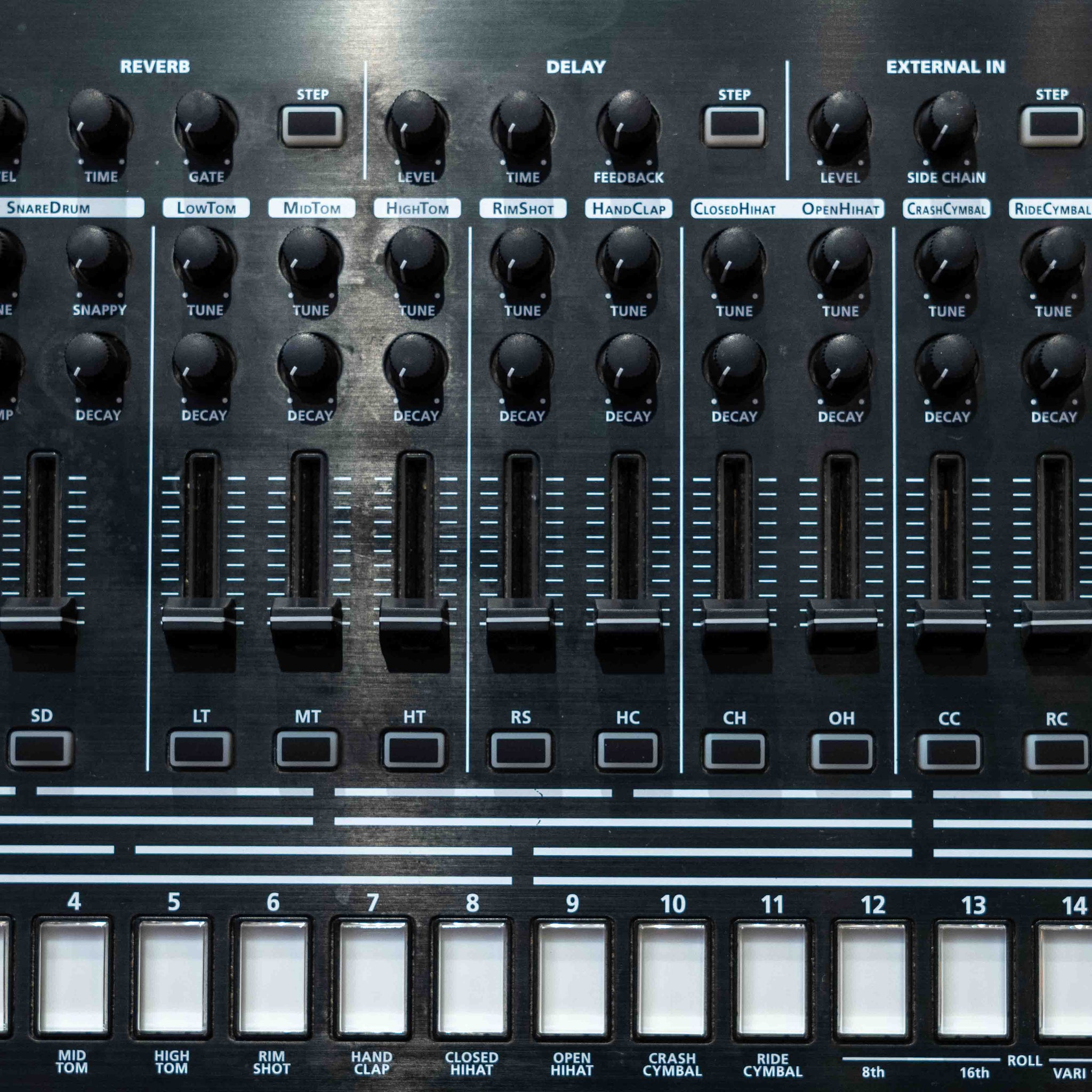 Roland TR-8 (Pre-Owned)