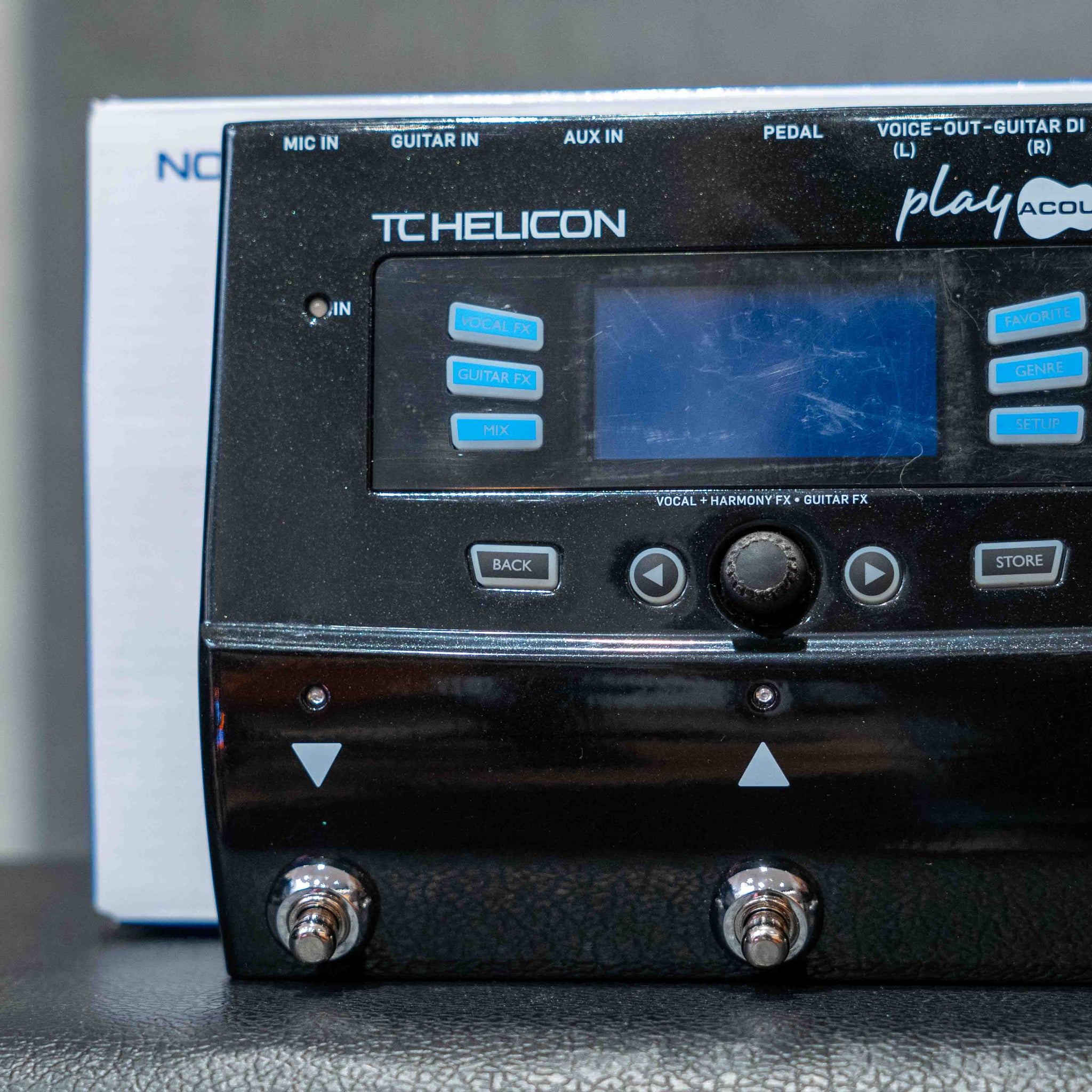 TC-Helicon Play Acoustic Vocal Processor Pedal (B-Stock)