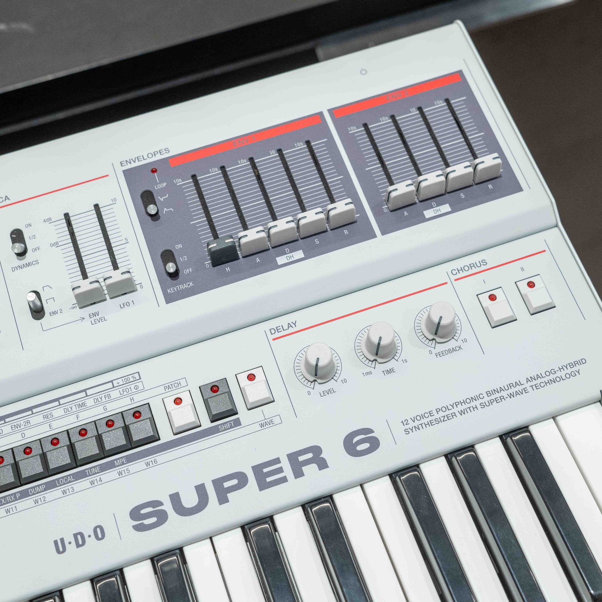 UDO Super 6 - White (Ex-Demo)