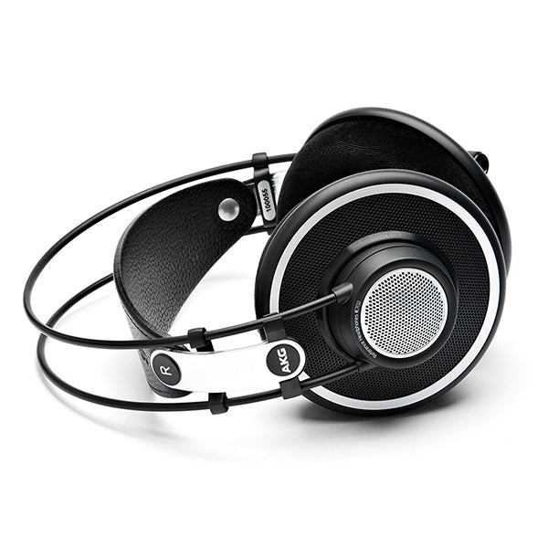 AKG K702