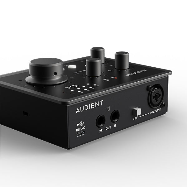 Audient iD4 MKII Angle