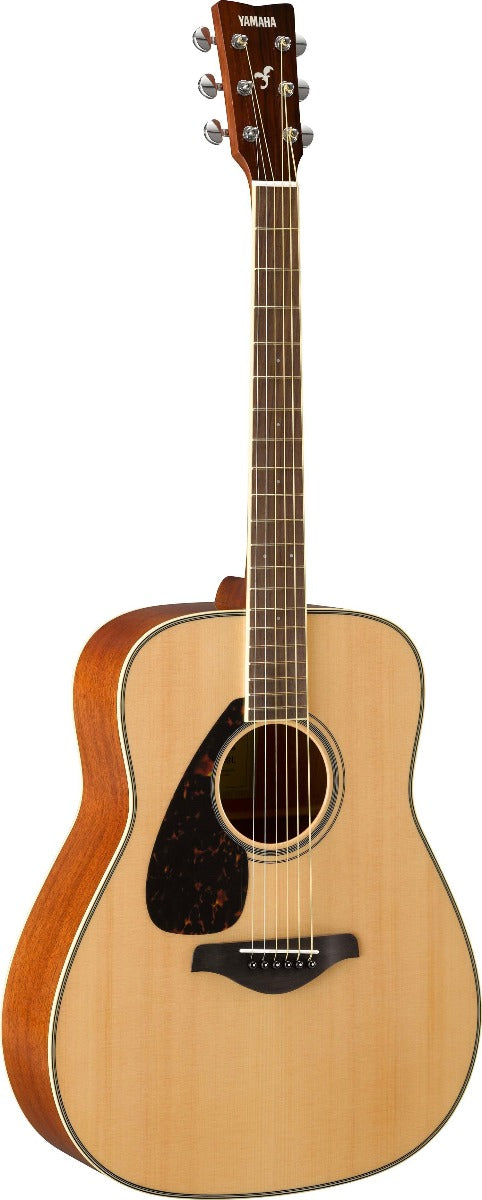 Yamaha FG820L