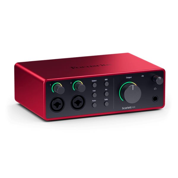 Focusrite Scarlett 4i4 (Gen 4) - Angle 2